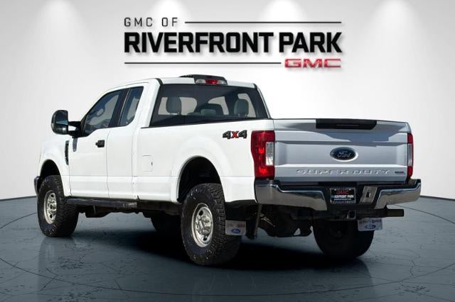 2017 Ford Super Duty F-350 SRW Lariat