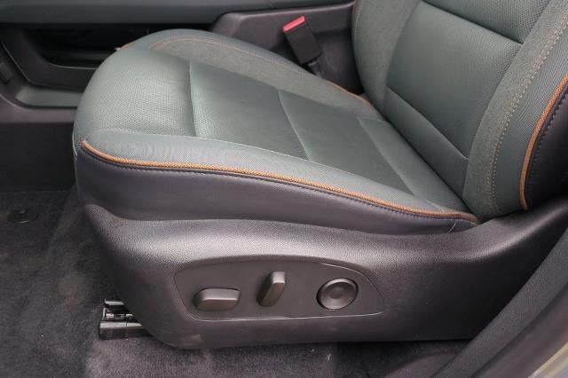 2025 GMC Acadia AT4