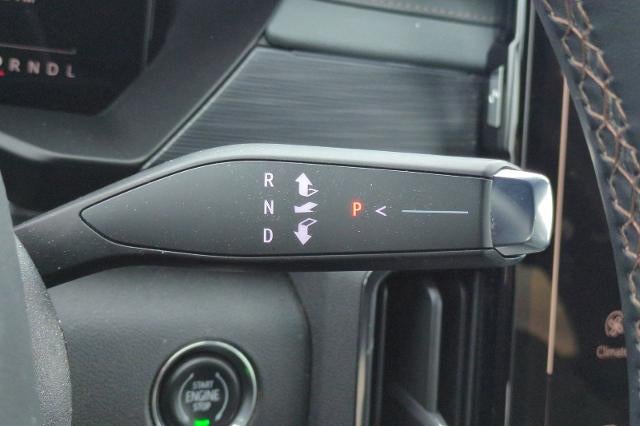 2025 GMC Acadia AT4