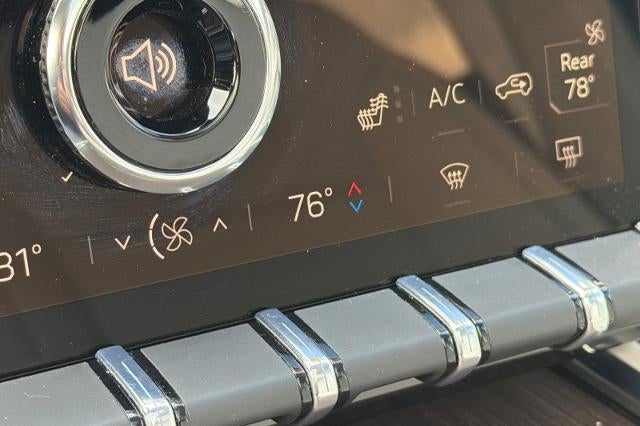 2025 GMC Acadia Denali