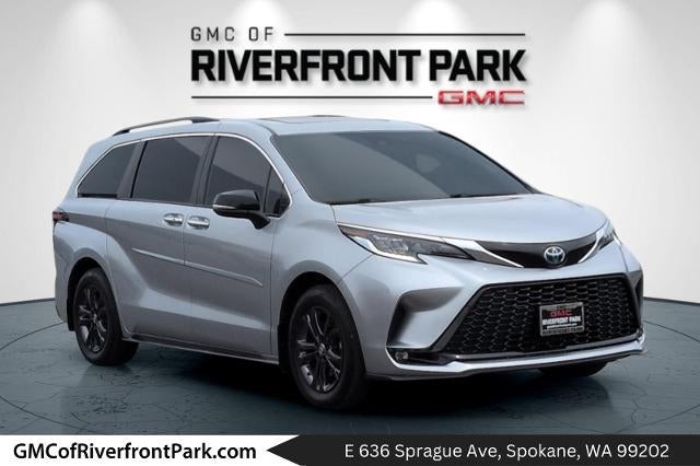 2024 Toyota Sienna XSE 7-Passenger Hybrid AWD's photo