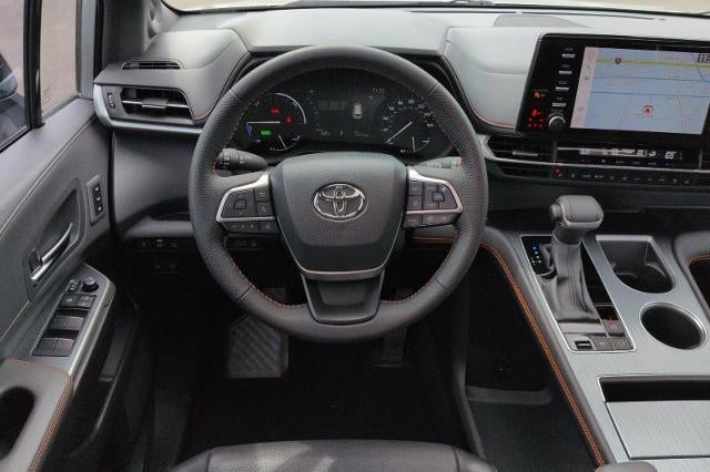 2024 Toyota Sienna LE