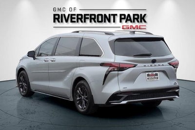 2024 Toyota Sienna LE