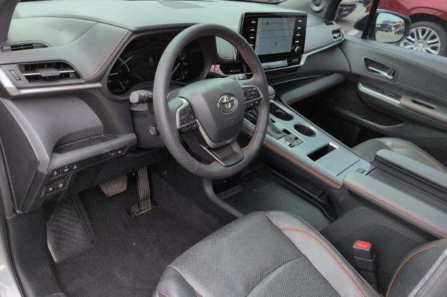 2024 Toyota Sienna LE