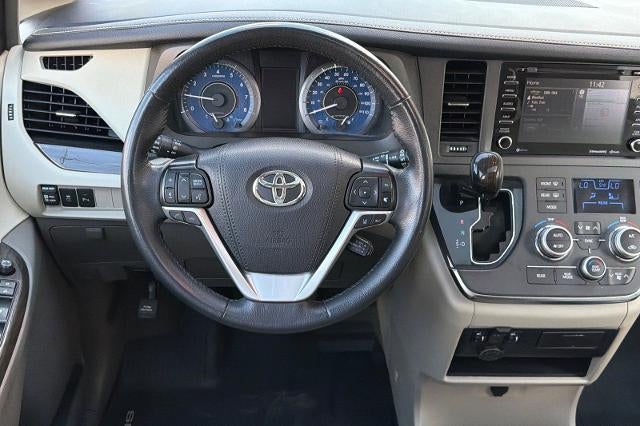2019 Toyota Sienna XLE