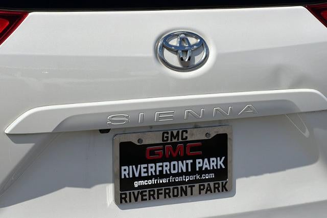 2019 Toyota Sienna XLE