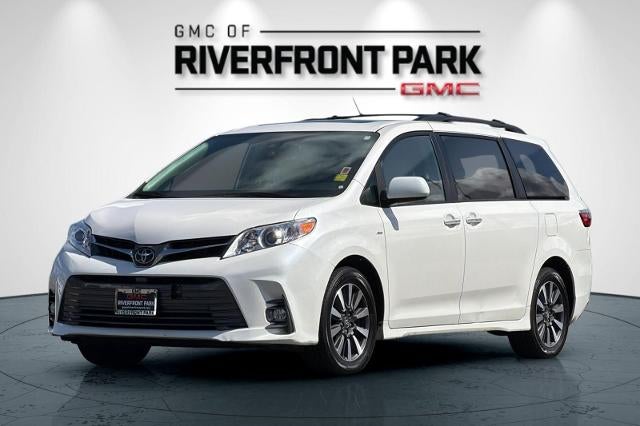 2019 Toyota Sienna XLE