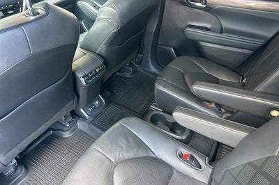 2021 Toyota Highlander Hybrid Platinum