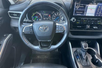 2021 Toyota Highlander Hybrid Platinum