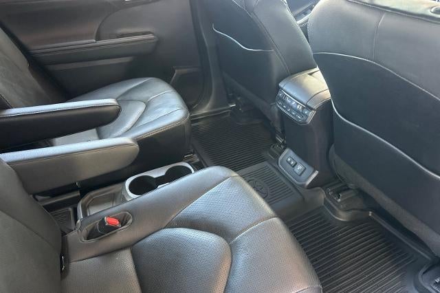 2021 Toyota Highlander Hybrid Platinum