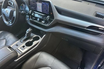 2021 Toyota Highlander Hybrid Platinum