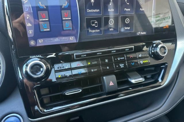 2021 Toyota Highlander Hybrid Platinum