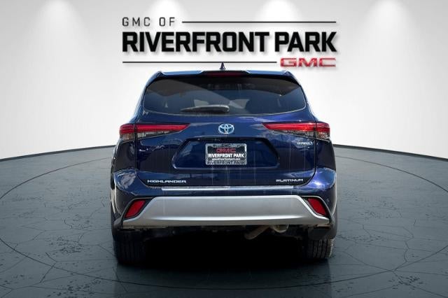 2021 Toyota Highlander Hybrid Platinum