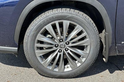2021 Toyota Highlander Hybrid Platinum