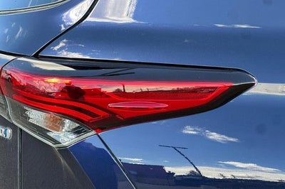 2021 Toyota Highlander Hybrid Platinum