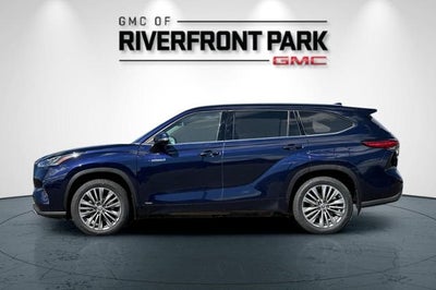 2021 Toyota Highlander Hybrid Platinum