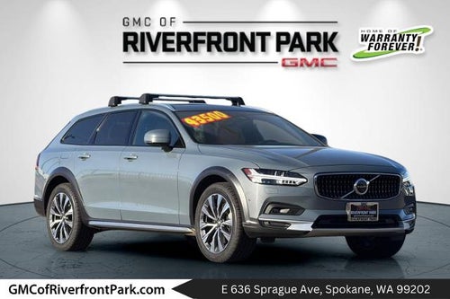 2022 Volvo V90 Cross Country Base