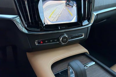 2022 Volvo V90 Cross Country Base