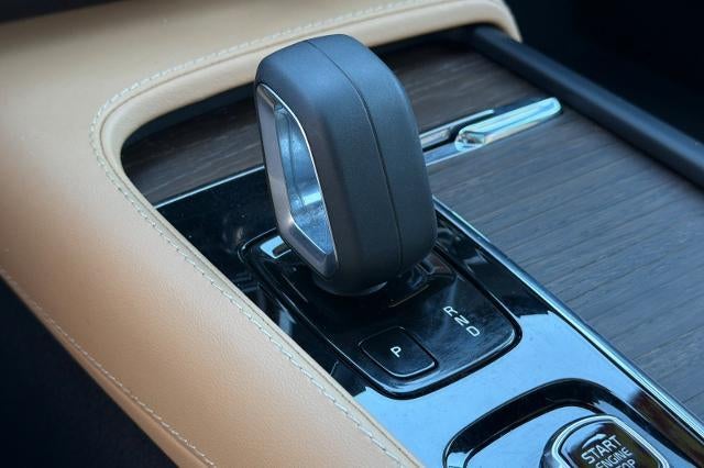 2022 Volvo V90 Cross Country Base