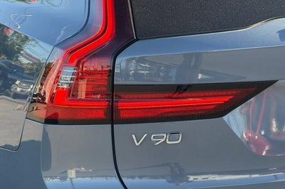 2022 Volvo V90 Cross Country Base