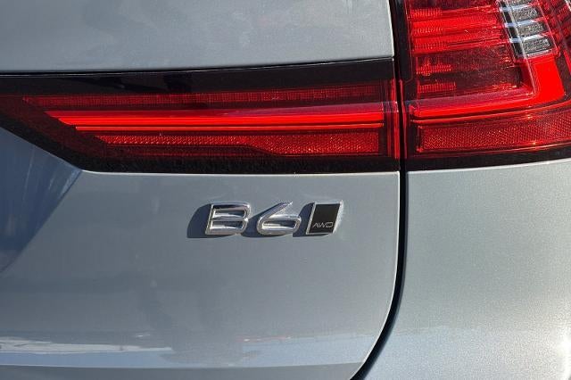 2022 Volvo V90 Cross Country Base