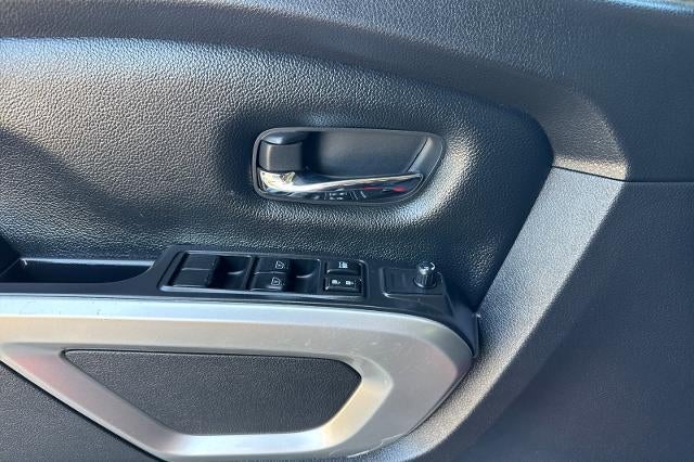 2022 Nissan Titan SV