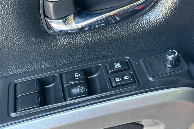 2022 Nissan Titan SV