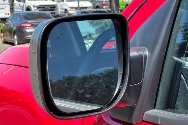 2022 Nissan Titan SV