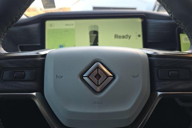 2023 RIVIAN R1S Adventure