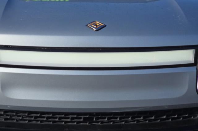 2023 RIVIAN R1S Adventure