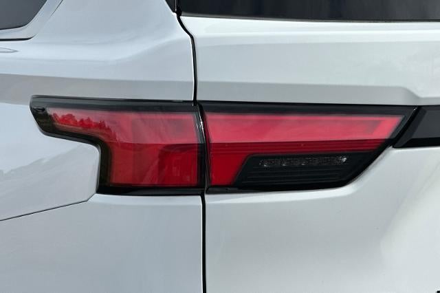 2024 Toyota Sequoia SR5