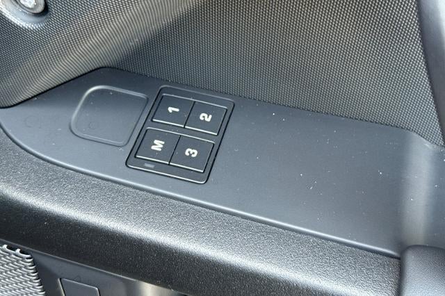 2024 Land Rover Defender V8