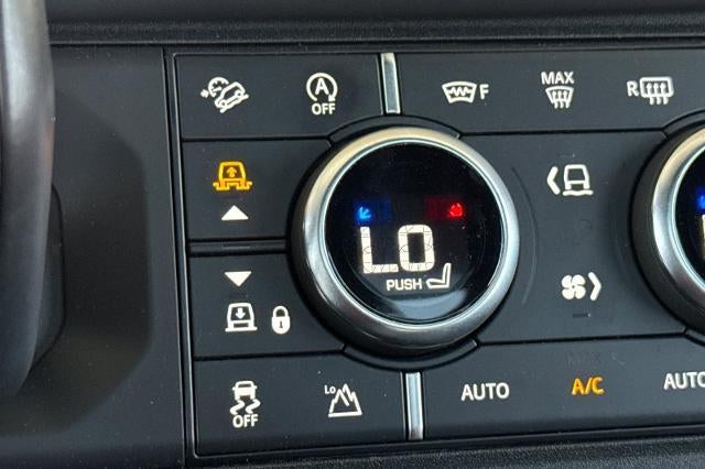 2024 Land Rover Defender V8