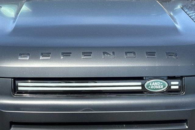 2024 Land Rover Defender V8