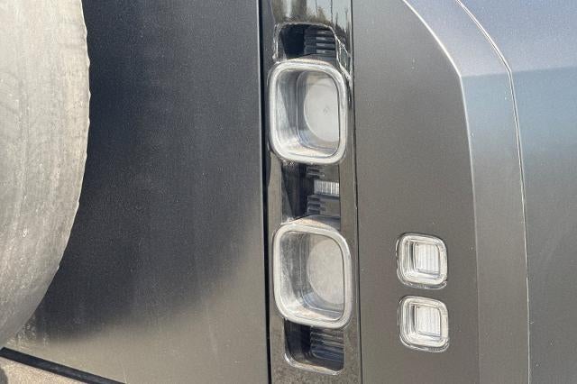 2024 Land Rover Defender V8