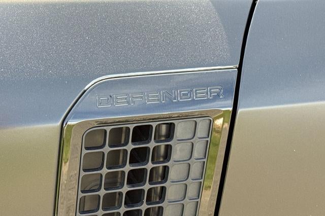 2024 Land Rover Defender V8