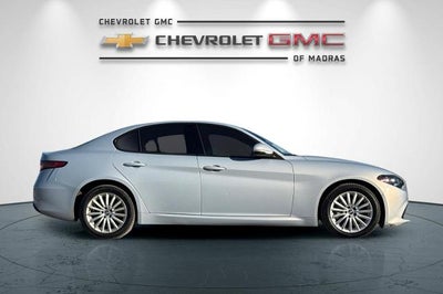 2023 Alfa Romeo Giulia BASE