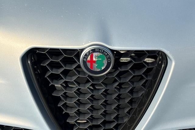 2023 Alfa Romeo Giulia BASE