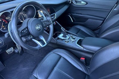 2023 Alfa Romeo Giulia BASE